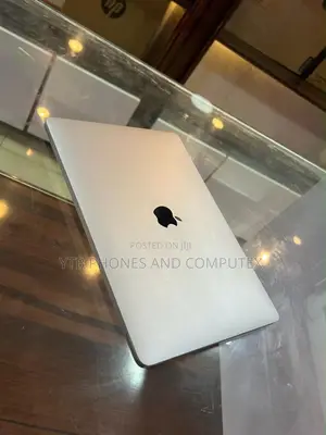 Laptop Apple MacBook Pro 8GB Intel Core i5 SSD 256GB