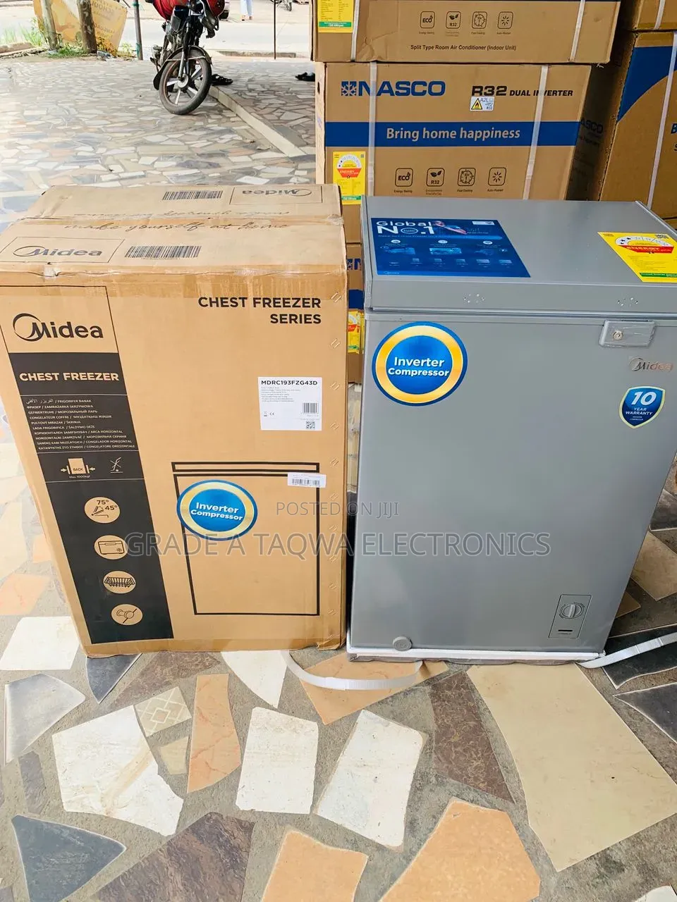 Media 100 LTR Chest Freezer