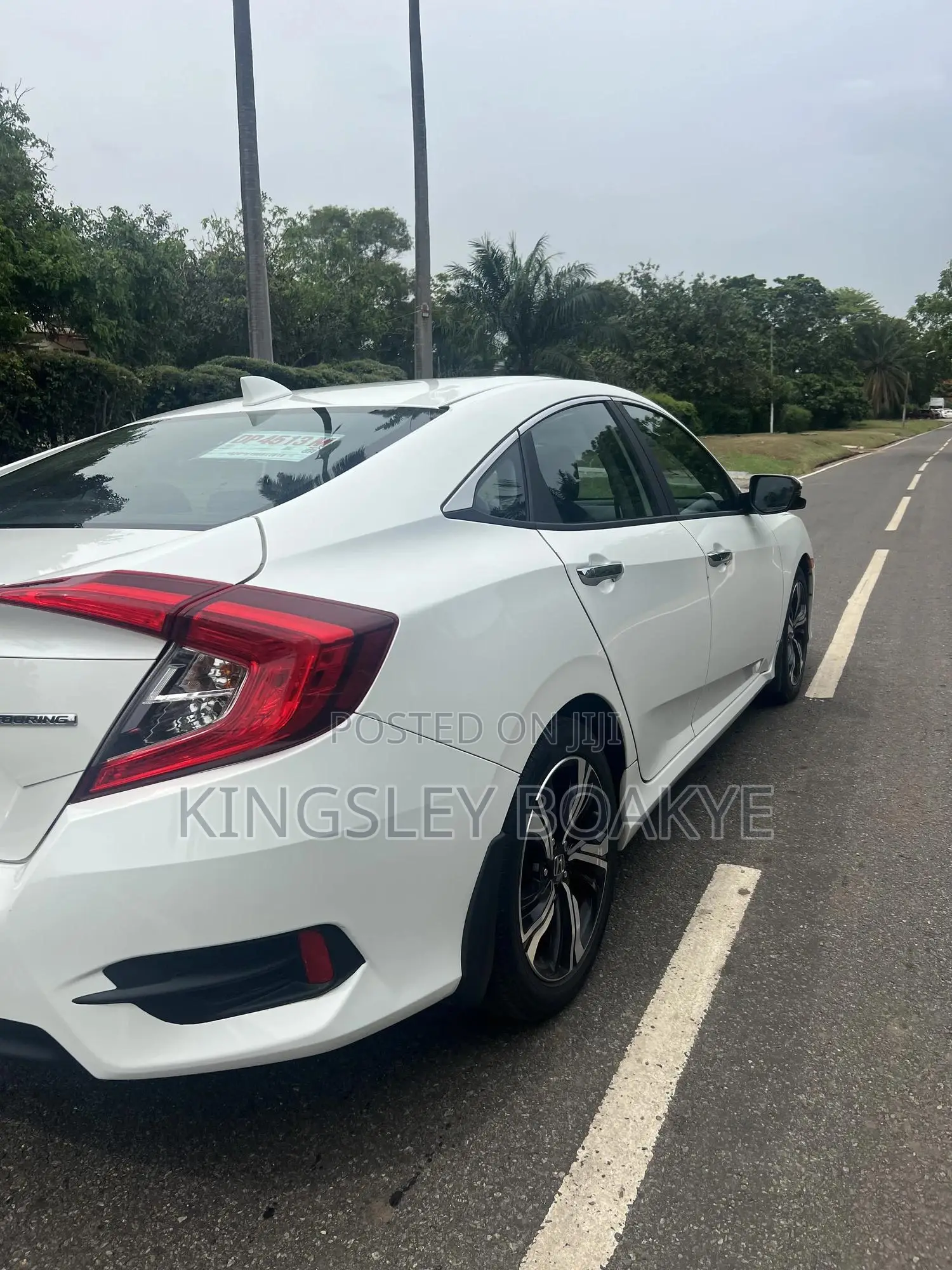 Honda Civic Touring 4dr Sedan (1.5L 4cyl) 2017 White