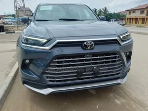 Toyota Highlander 2024 Blue