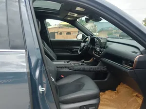 Toyota Grand Highlander Hybrid Limited AWD 2024 Blue