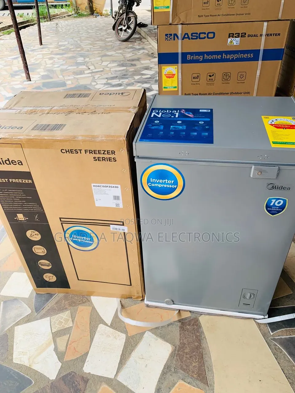 Single Door Media 100-L Chest Freezer