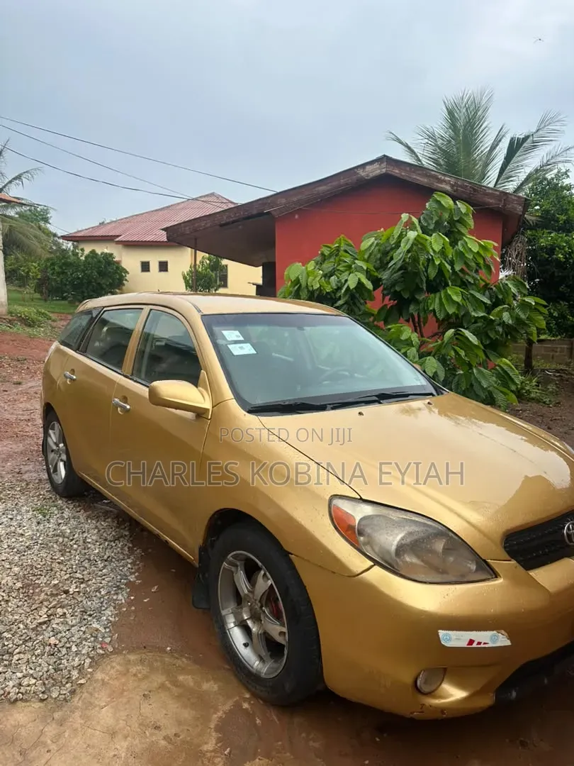 Toyota Matrix 2008 Gold