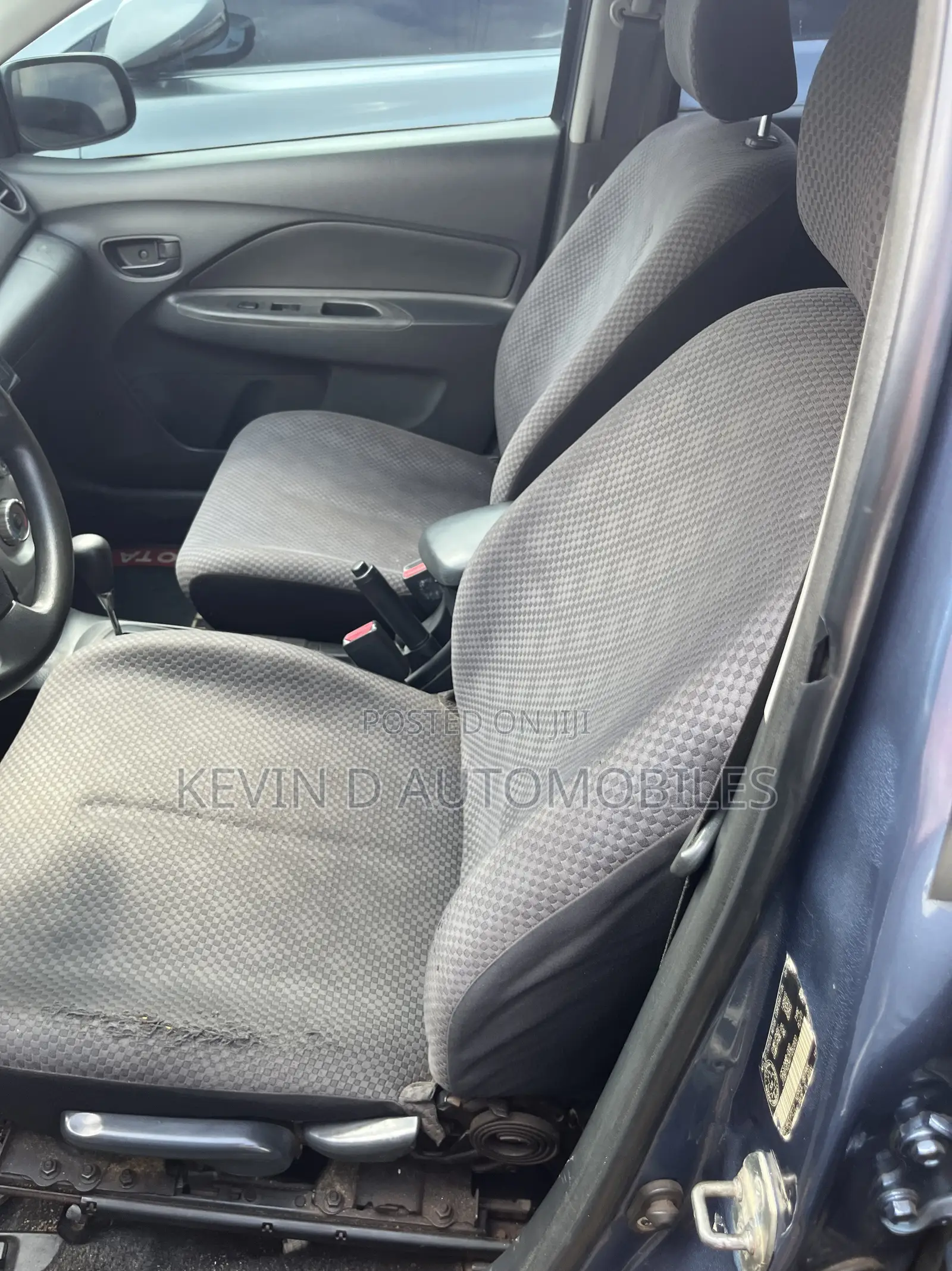 Toyota Yaris 1.5 Sedan 2008 Gray