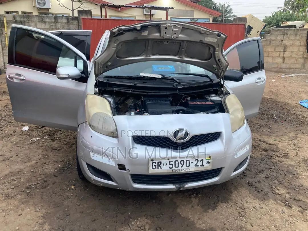 Toyota Vitz 1.3 AWD 3dr 2010 Silver
