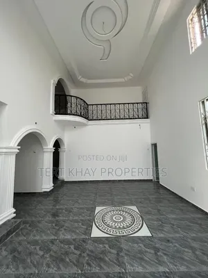 5bdrm House in Amanfro for sale