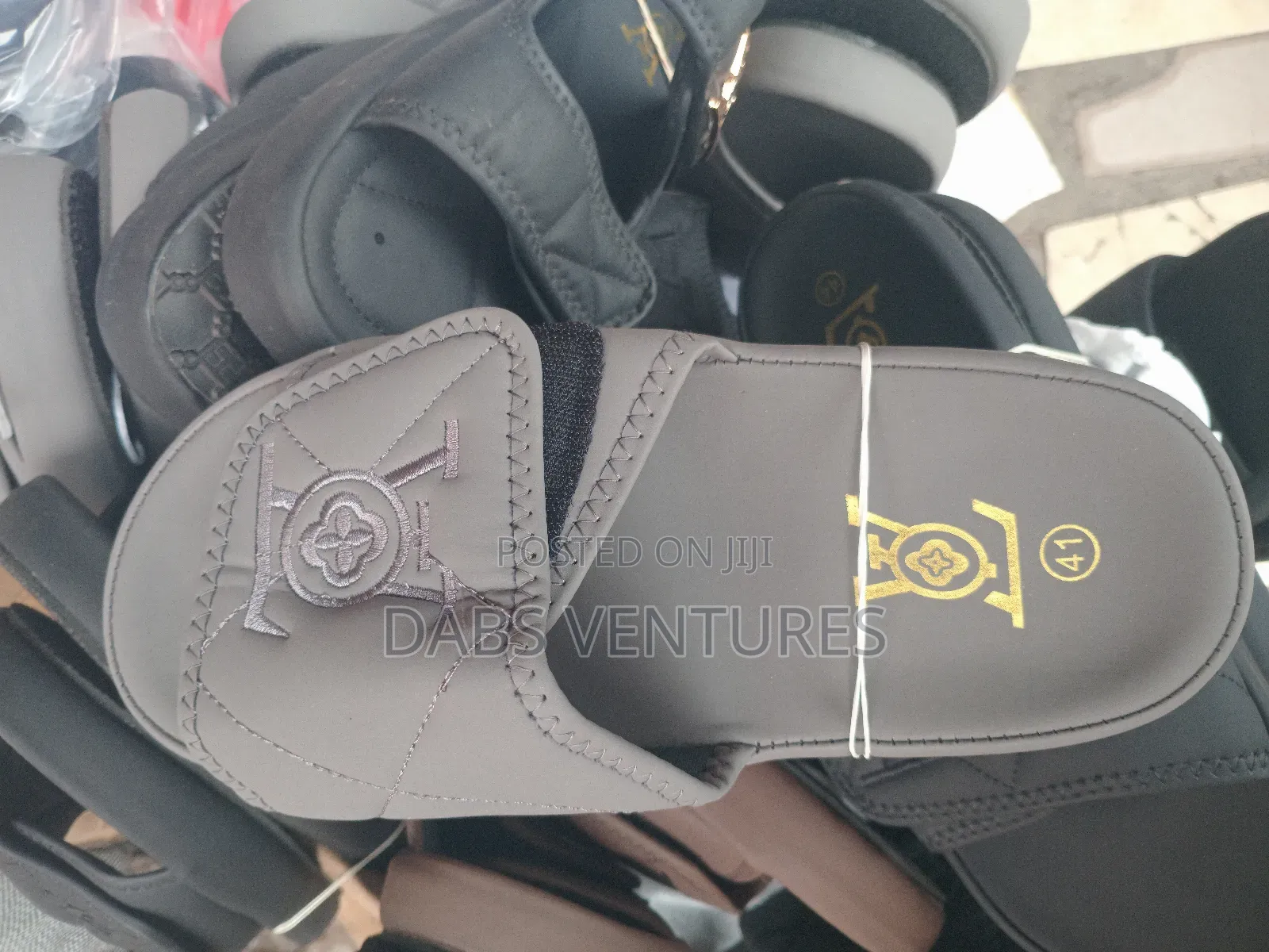 Men Season 7 Slide Wear