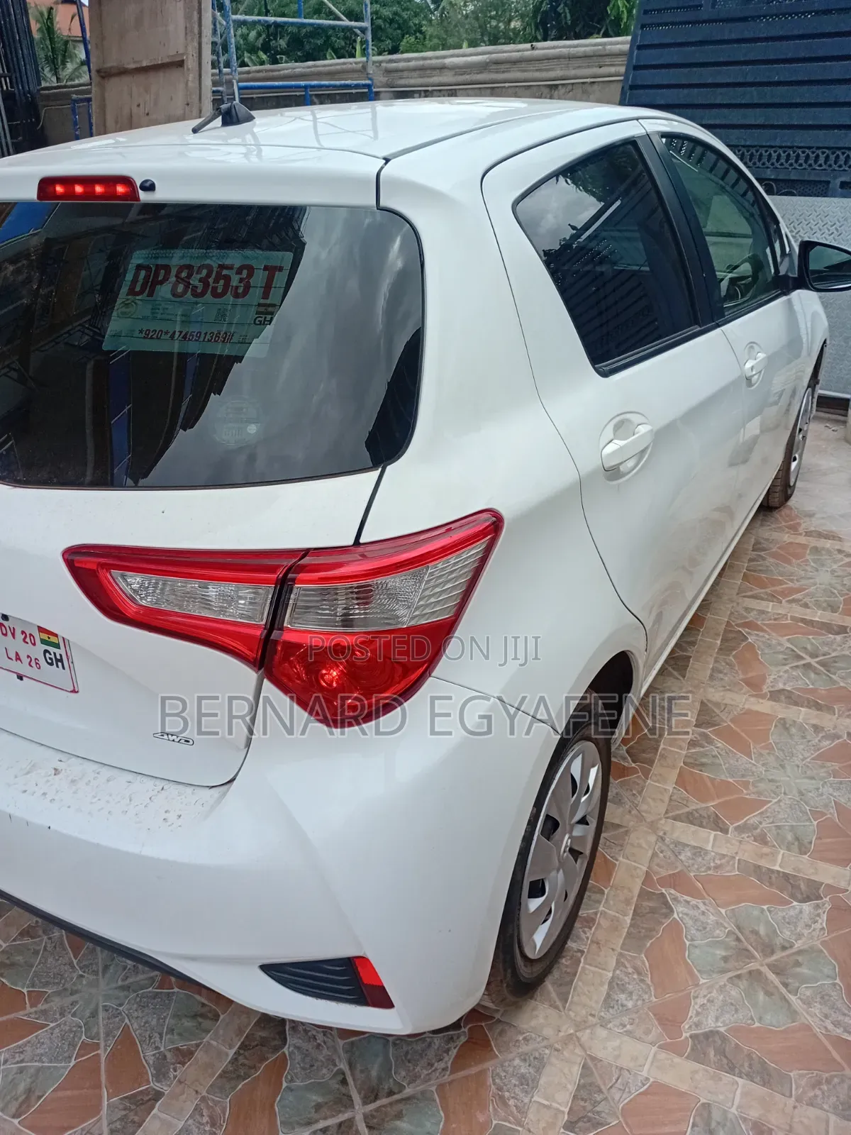 Toyota Vitz 1.5 FWD Hybrid 5dr 2017 White