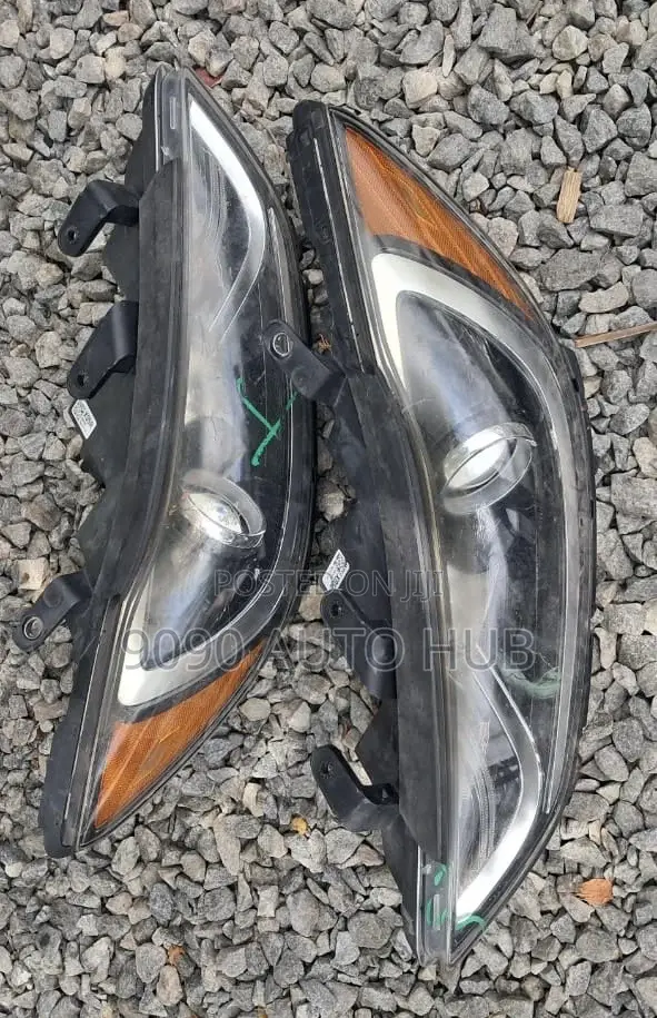 Uk Used Almost New Hyundai Elantra 2012–17 Headlight