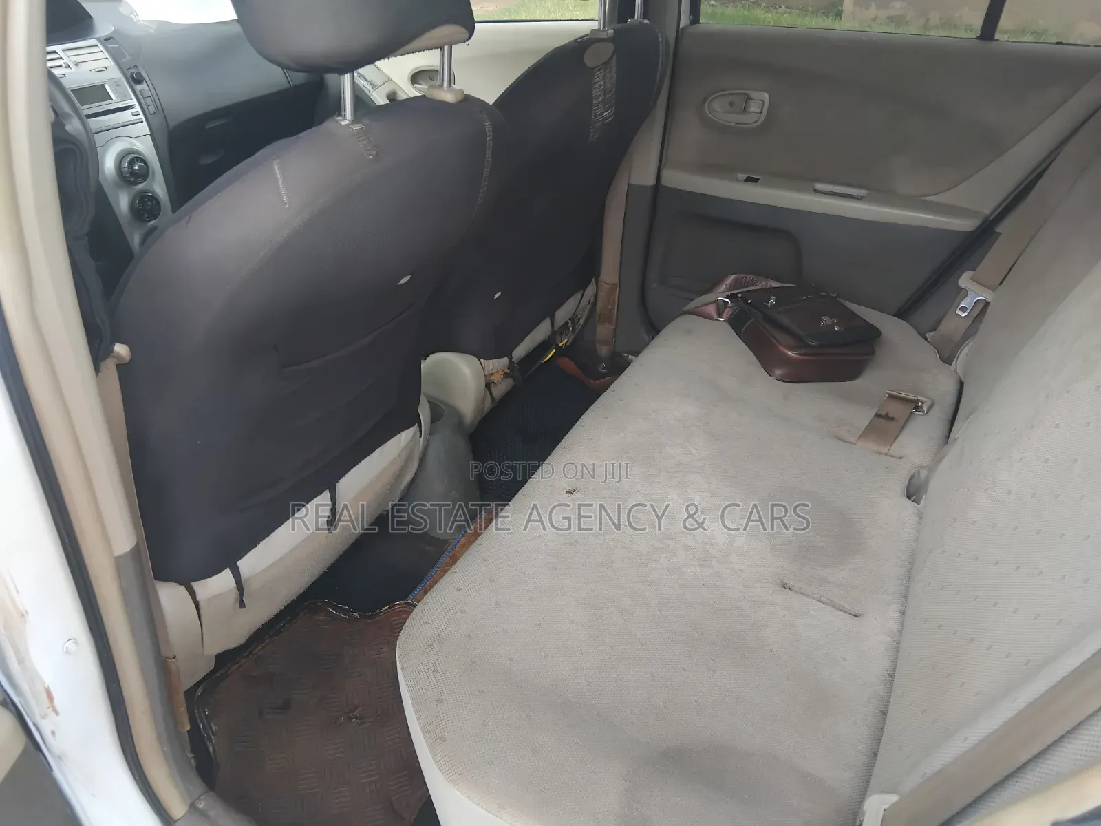 Toyota Vitz 2010 White
