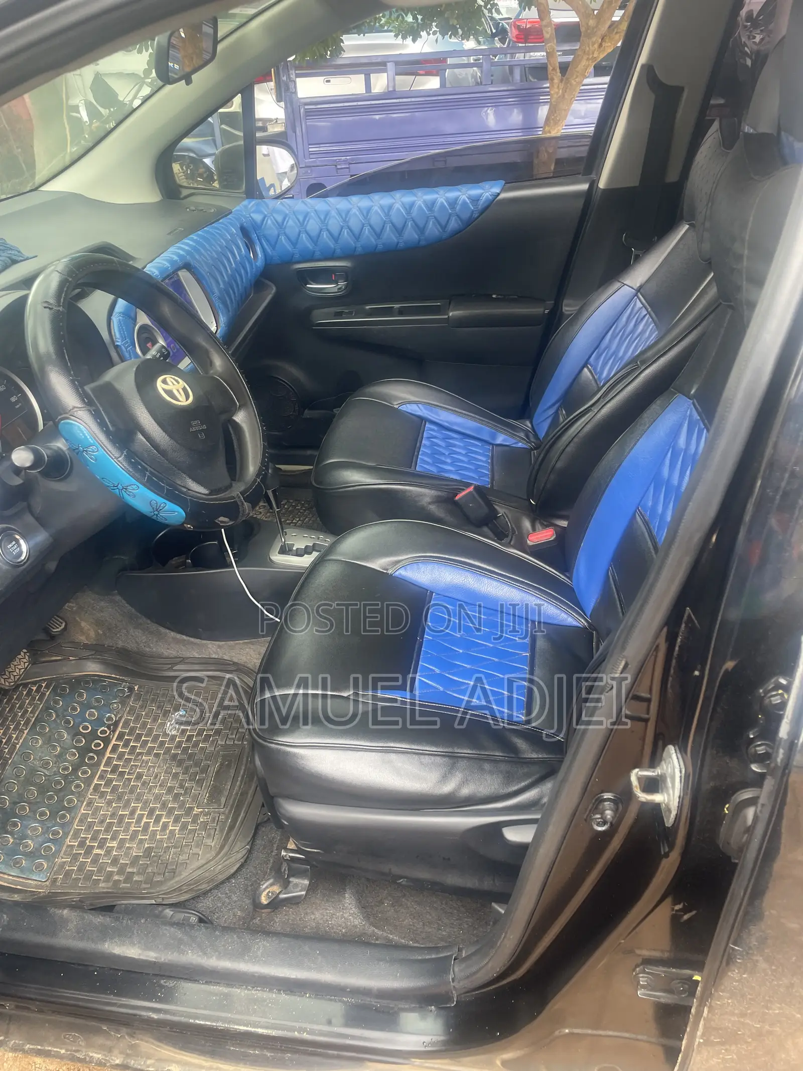Toyota Vitz 2012 Black