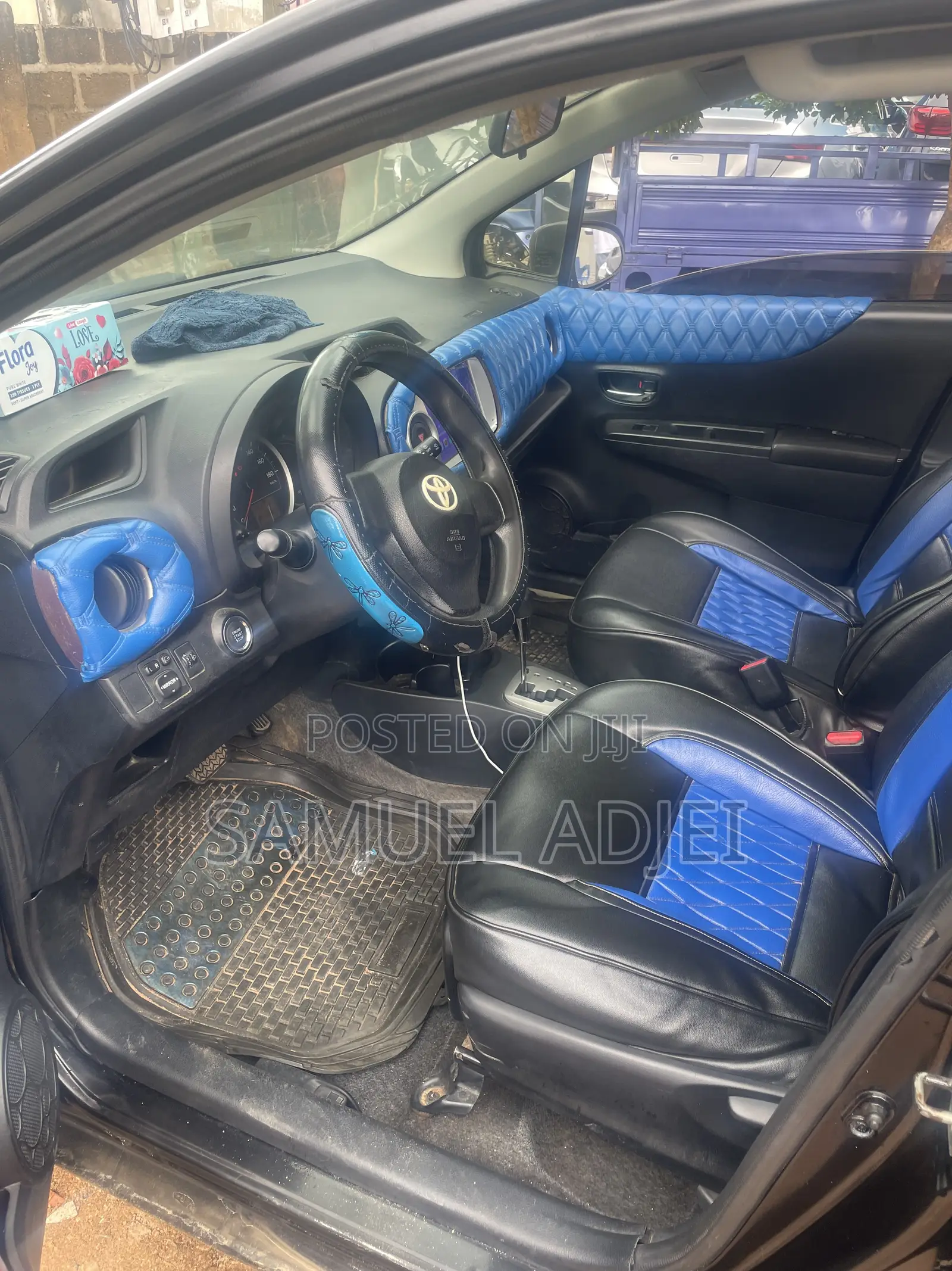 Toyota Vitz 2012 Black