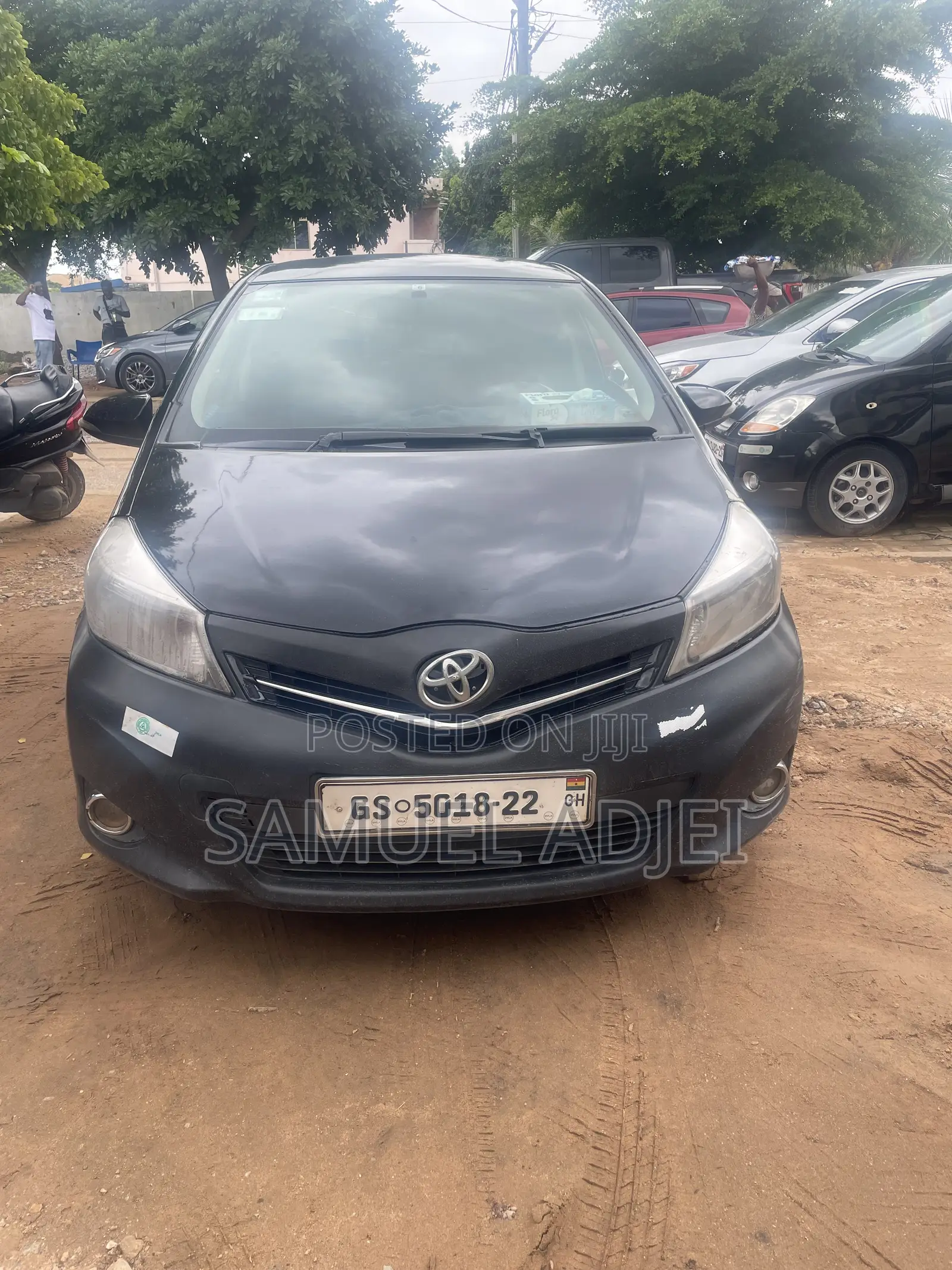 Toyota Vitz 2012 Black