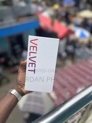 New LG Velvet 128 GB Black