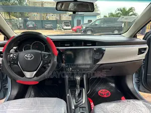 Toyota Corolla LE 4dr Sedan (1.8L 4cyl CVT) 2015 Blue