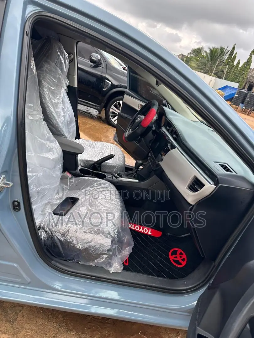 Toyota Corolla LE 4dr Sedan (1.8L 4cyl CVT) 2015 Blue