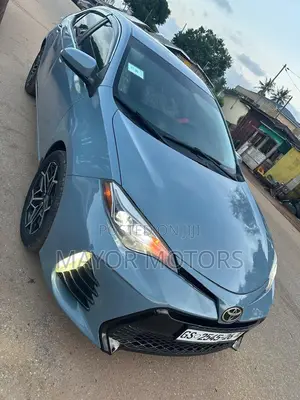 Toyota Corolla LE 4dr Sedan (1.8L 4cyl CVT) 2015 Blue