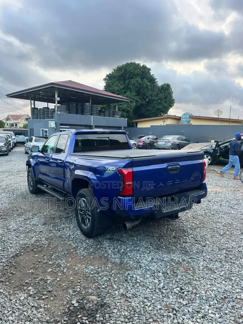 Toyota Tacoma 2025 Blue