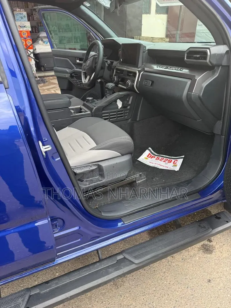 Toyota Tacoma 2025 Blue