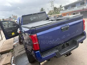Toyota Tacoma 2025 Blue