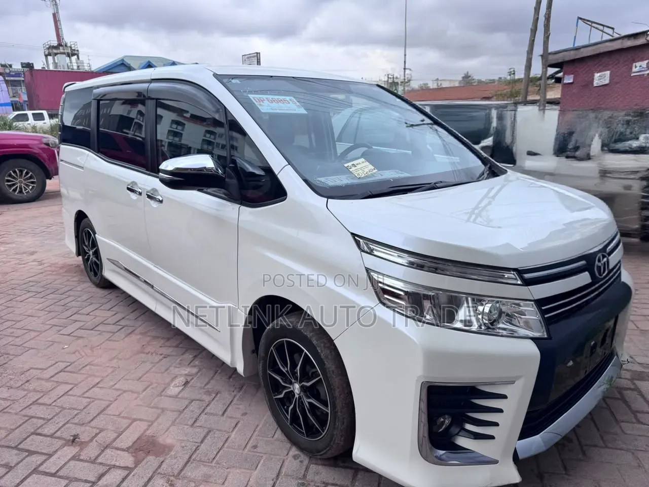 Toyota Voxy 2014 White