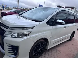 Toyota Voxy 2014 White