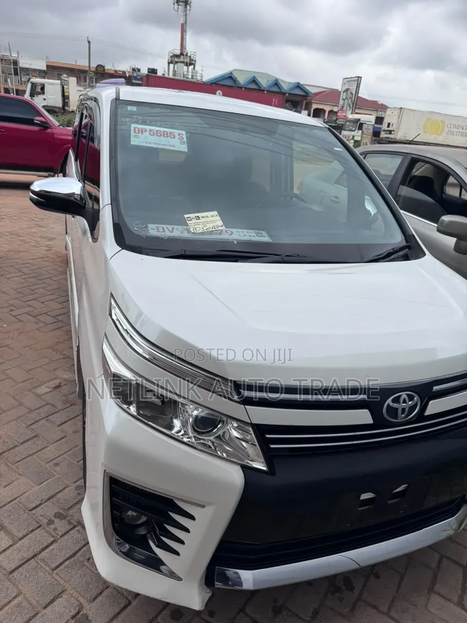 Toyota Voxy 2014 White