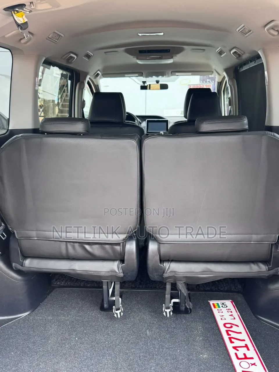 Toyota Voxy 2014 White
