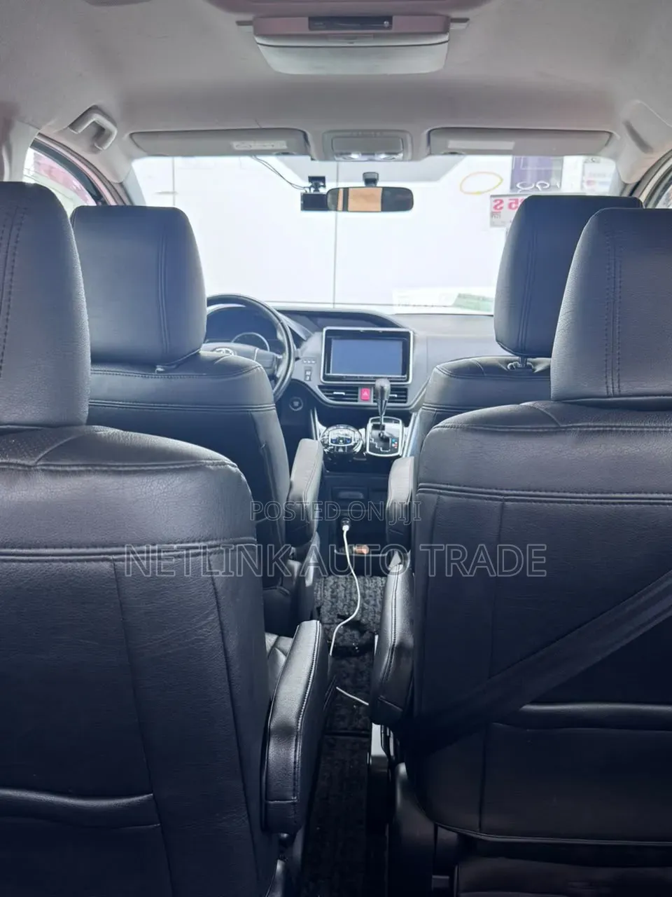 Toyota Voxy 2014 White