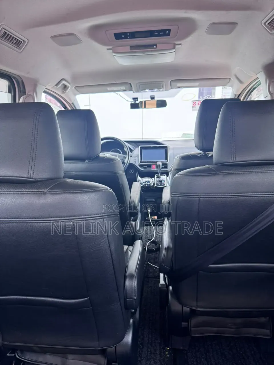 Toyota Voxy 2014 White