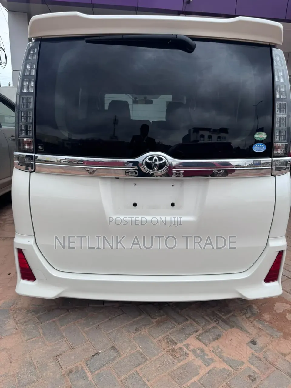 Toyota Voxy 2014 White
