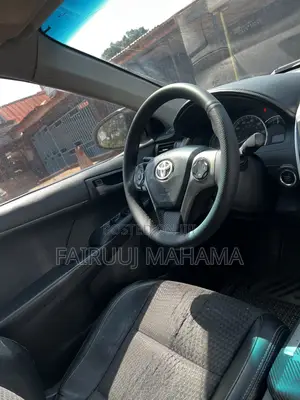 Toyota Camry SE 4dr Sedan (2.5L 4cyl 6A) 2012 White