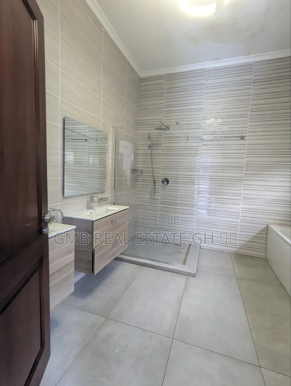 3bdrm Townhouse / Terrace in Cantonment, DVLA Area for rent