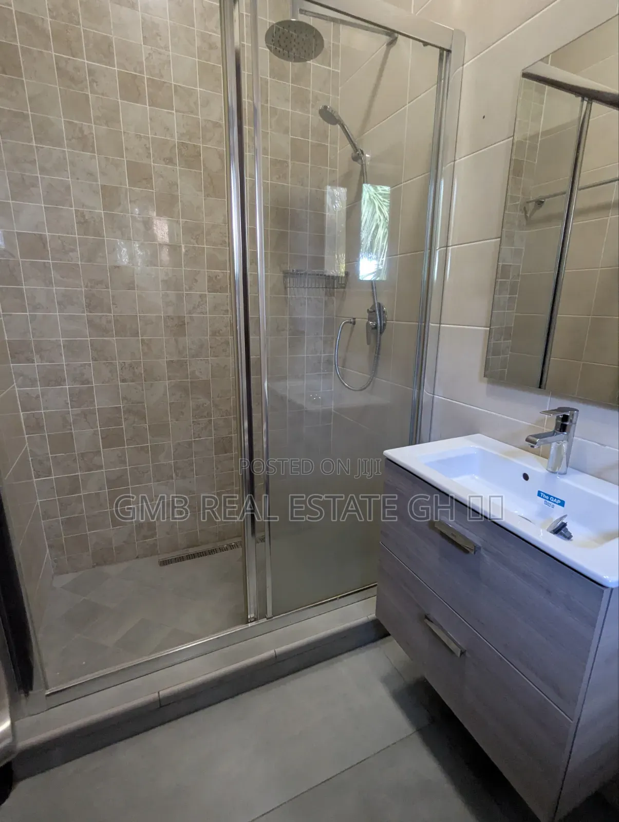 3bdrm Townhouse / Terrace in Cantonment, DVLA Area for rent