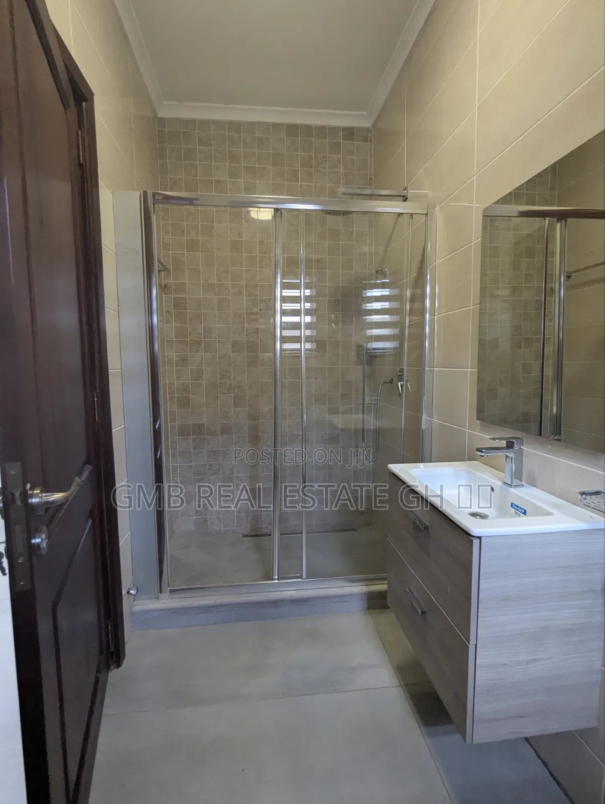 3bdrm Townhouse / Terrace in Cantonment, DVLA Area for rent