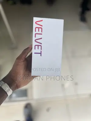 New LG Velvet 128 GB Black