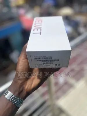 New LG Velvet 128 GB Black