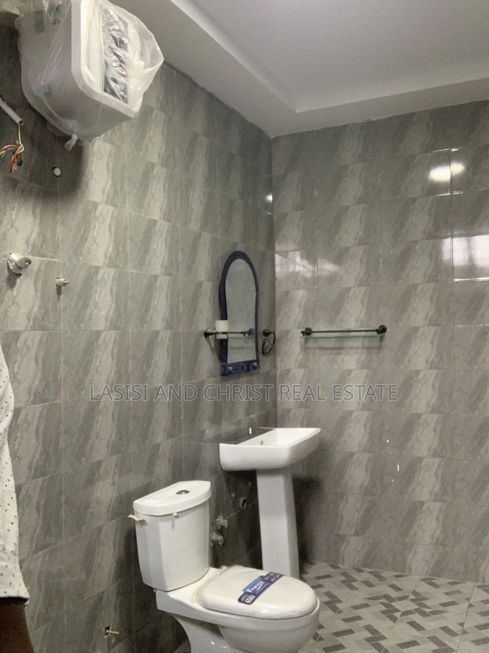 2bdrm Apartment in Lasisi And Christ, Amasaman for rent