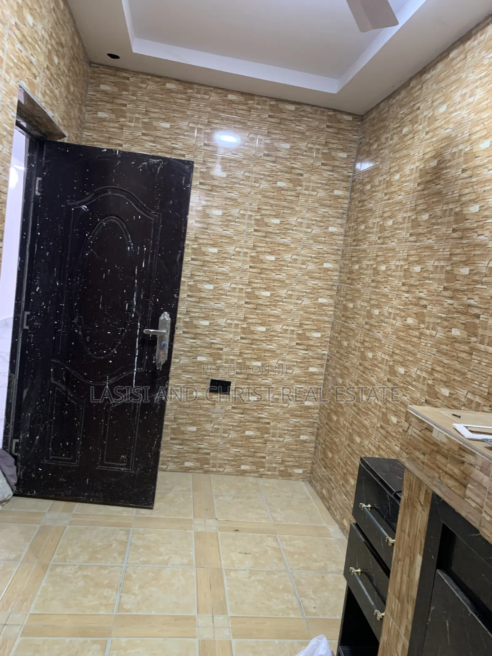 2bdrm Apartment in Lasisi And Christ, Amasaman for rent