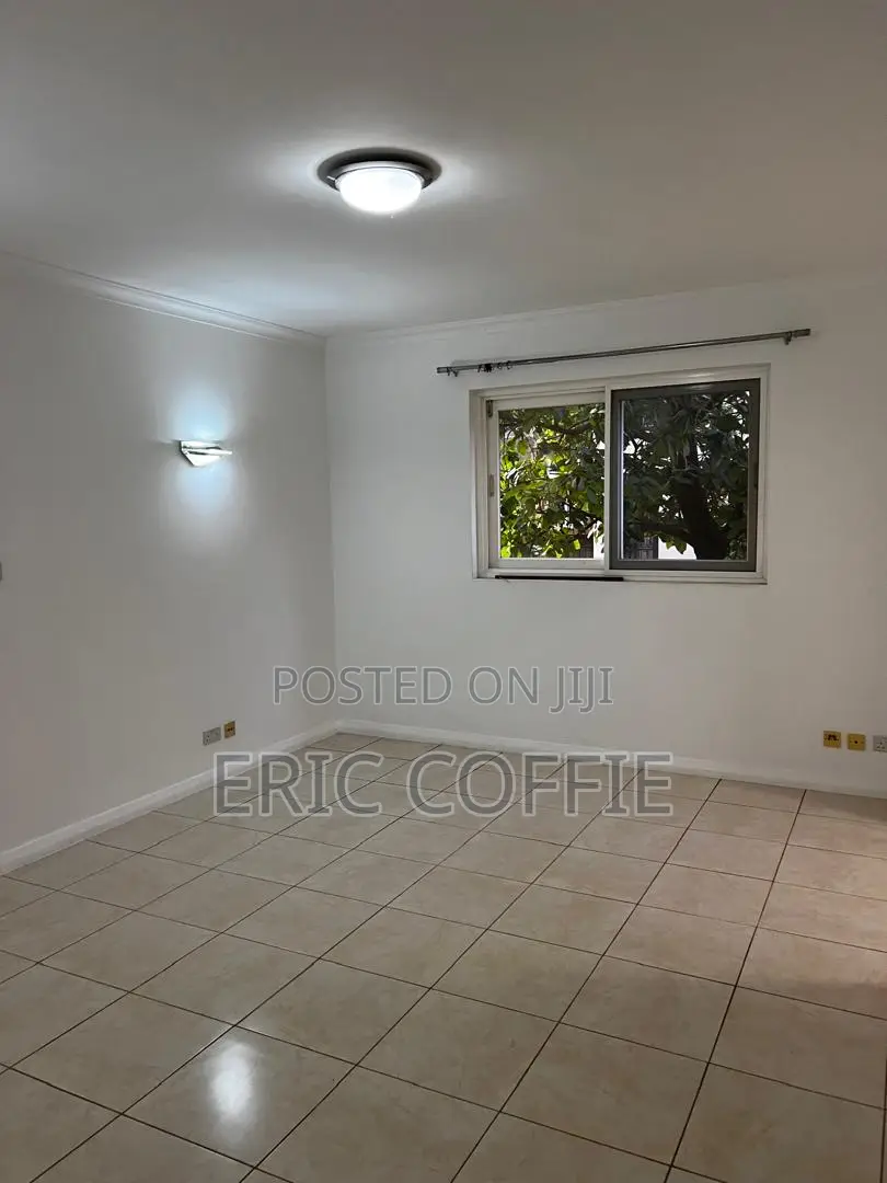 3bdrm Apartment in North Ridge for rent