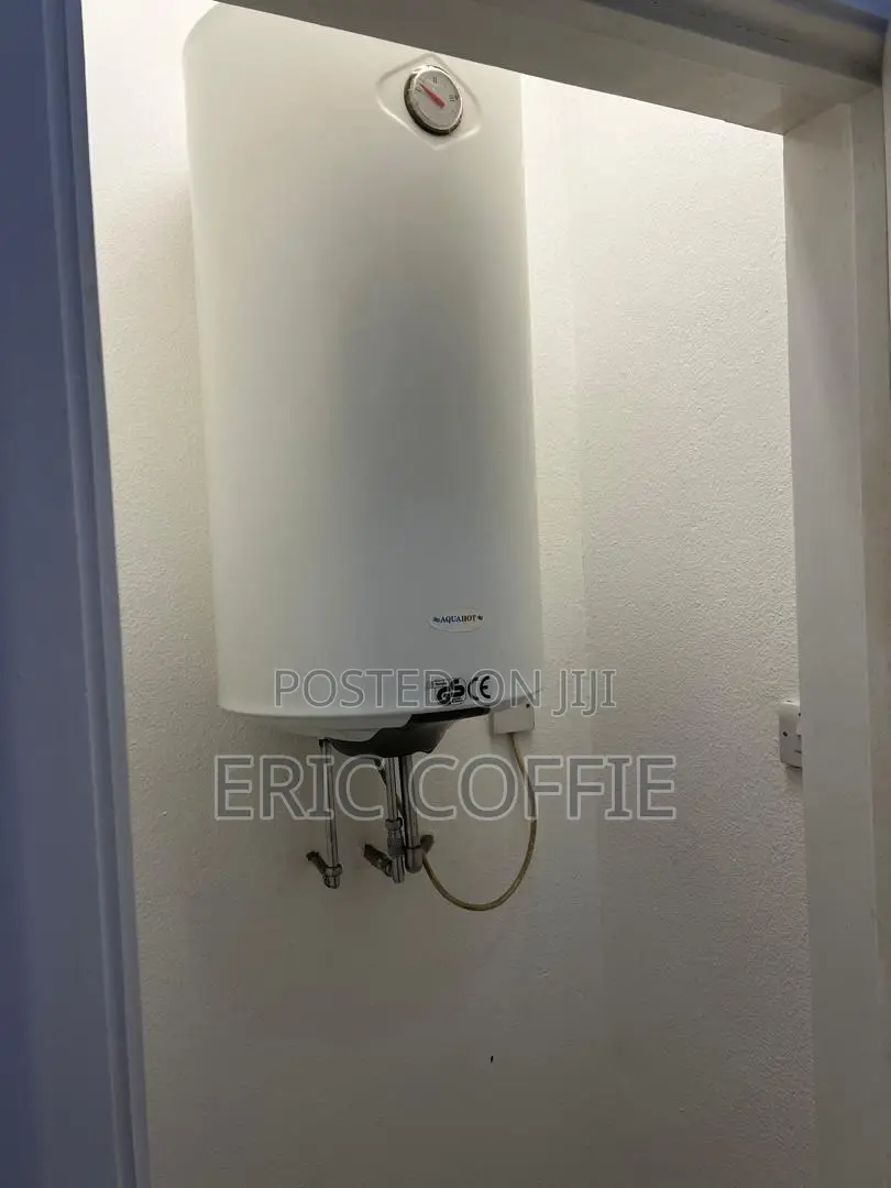 3bdrm Apartment in North Ridge for rent