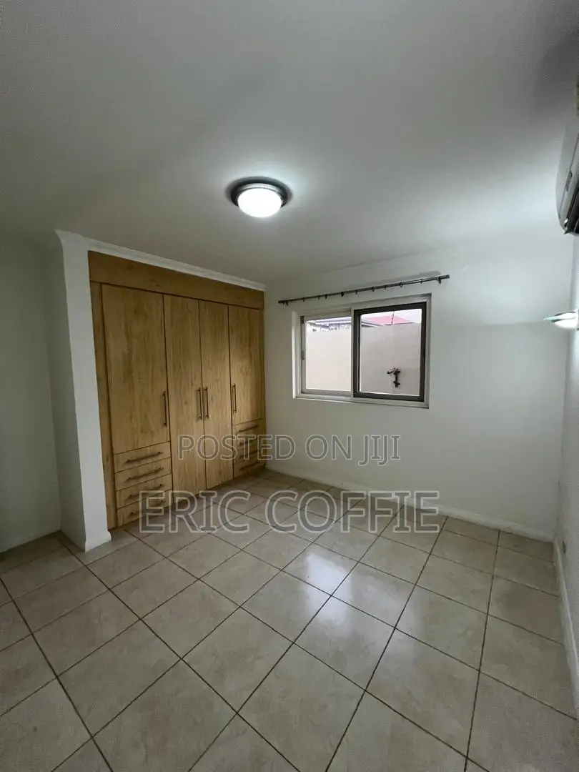 3bdrm Apartment in North Ridge for rent