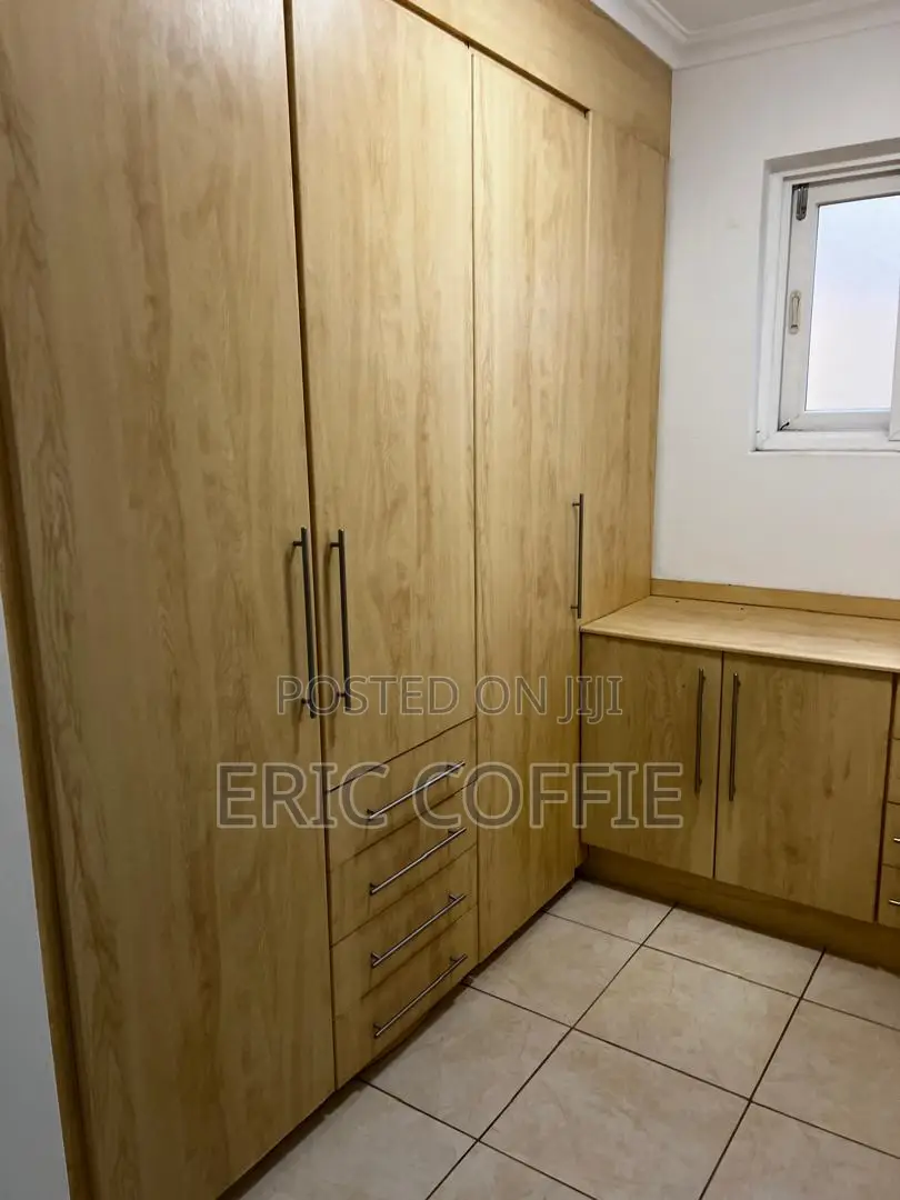 3bdrm Apartment in North Ridge for rent