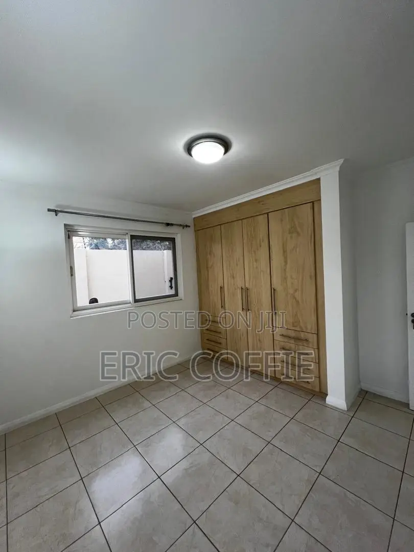 3bdrm Apartment in North Ridge for rent