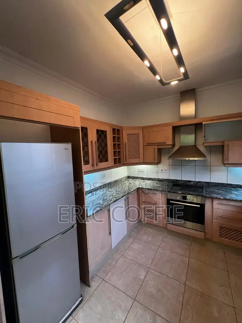 3bdrm Apartment in North Ridge for rent