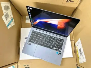 New Laptop Samsung Galaxy Book4 Pro 16GB Intel Core i7 SSD 1T