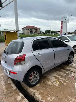 Toyota Vitz 1.3 FWD 5dr 2009 Blue
