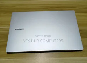 New Laptop Samsung Galaxy Book4 16GB Intel Core i7 SSD 512GB