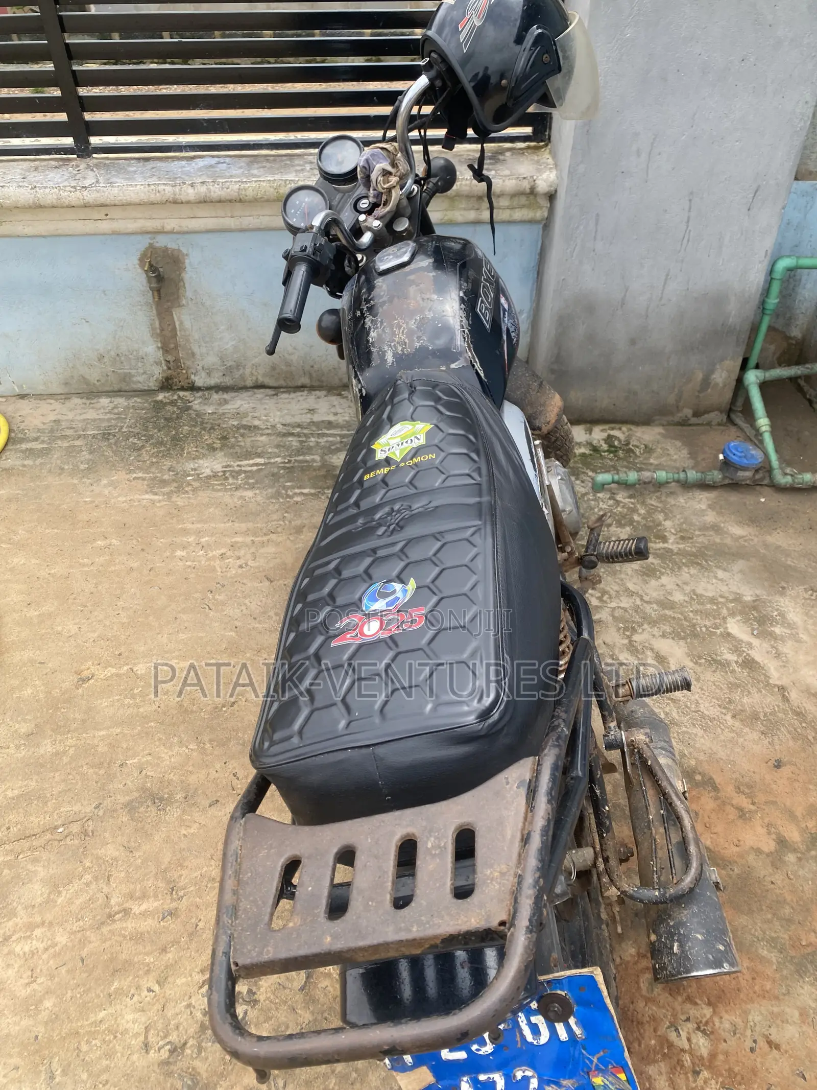 Bajaj Boxer 150 UG 2021 Beige