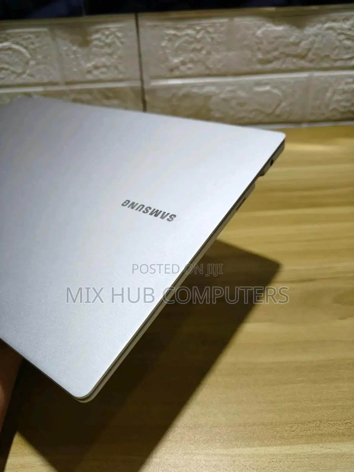 New Laptop Samsung Galaxy Book4 16GB Intel Core i7 SSD 512GB